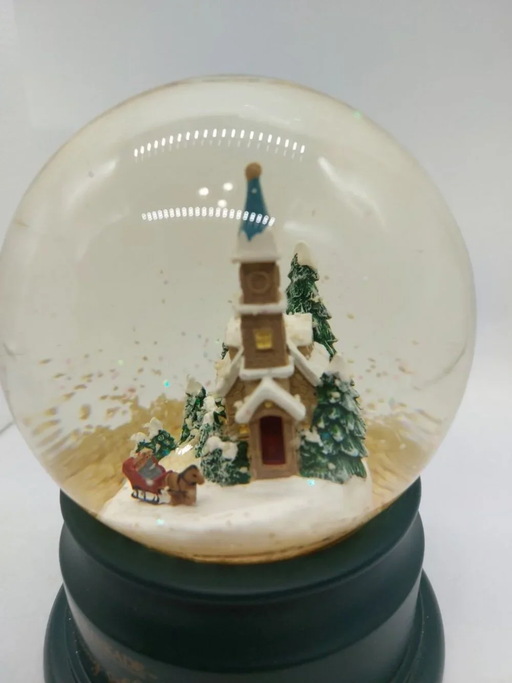 Hallmark Sunday Evening Sleigh Ride Snow Globe Snowglobe Water Thomas Kinkade